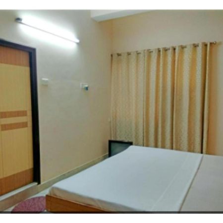 Hotel Basera Guest House, Saharanpur Exteriör bild