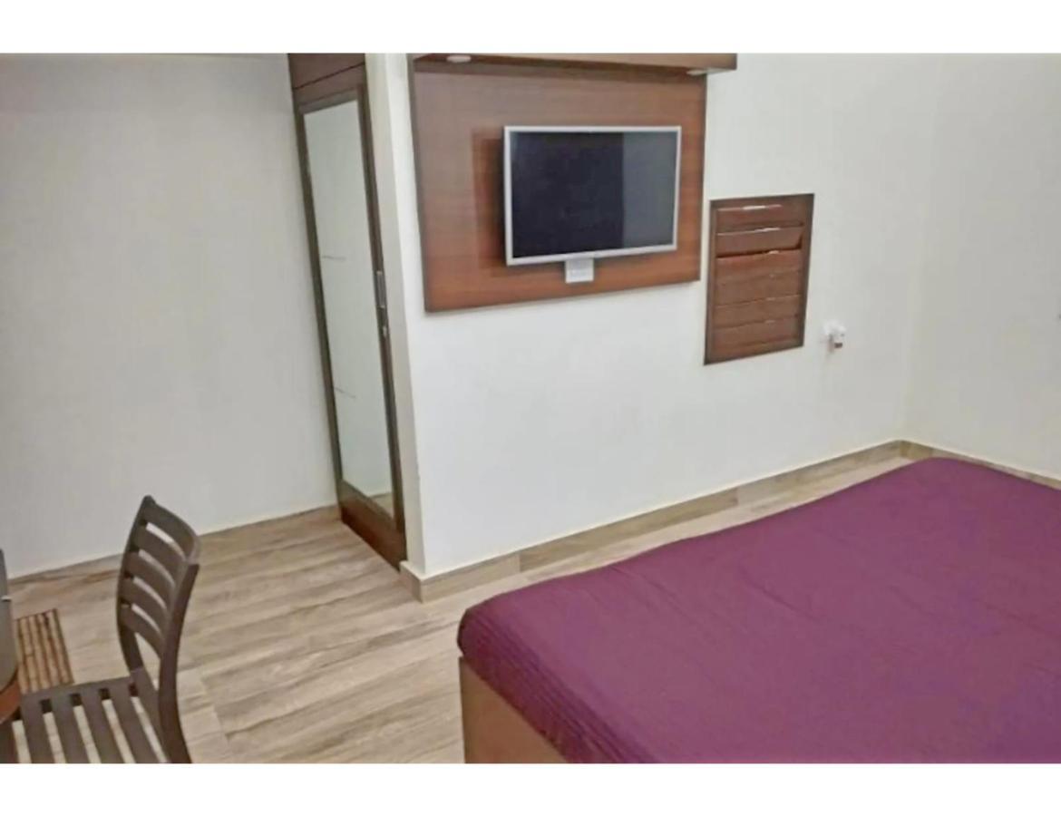 Hotel Basera Guest House, Saharanpur Exteriör bild