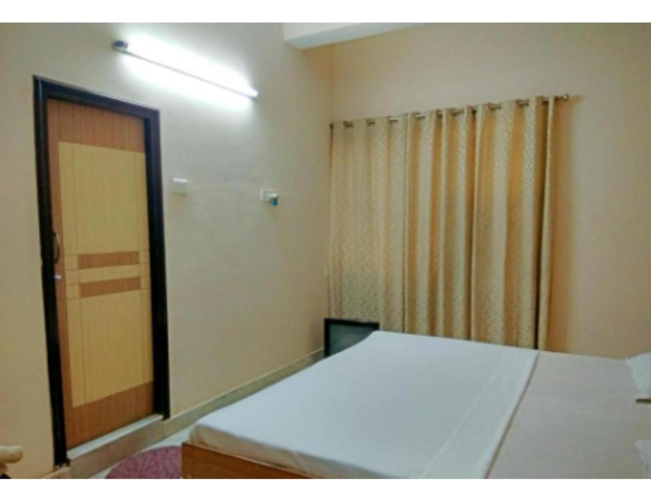 Hotel Basera Guest House, Saharanpur Exteriör bild
